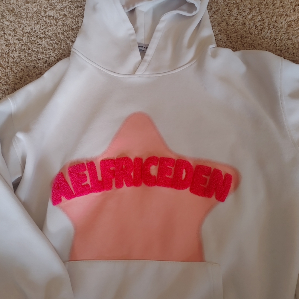 Aelfric Eden White Hoodie with Pink Star Design